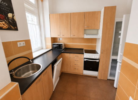 Two-bedroom for rent next to Corvin Pláza