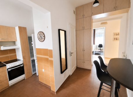 Two-bedroom for rent next to Corvin Pláza