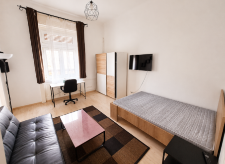 Two-bedroom for rent next to Corvin Pláza
