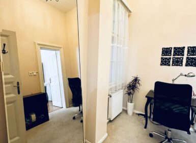 Spacious One-bedroom + Study room Apartment in József Krt