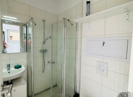 NEWLY BUILT One-bedroom close to CORVIN