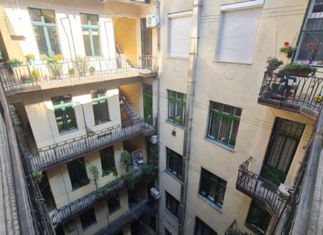 Two-bedroom FOR SALE in Kisfaludy street next to Corvin Pláza