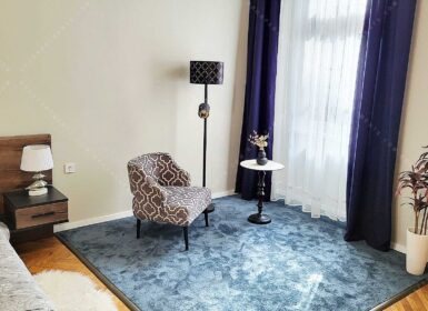 Spacious One-bedroom + Study room Apartment in József Krt