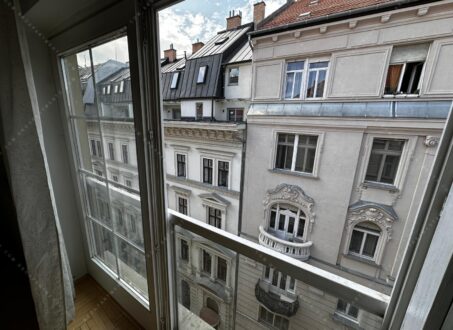 Two-bedroom Duplex on Veres Pálné street – from July