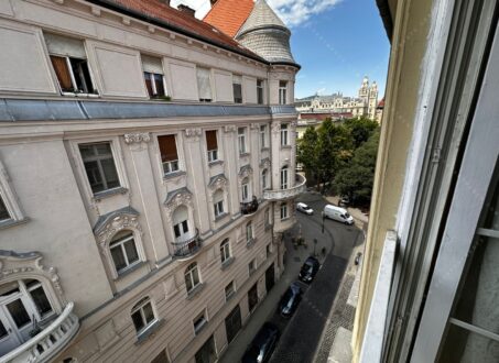 Two-bedroom Duplex on Veres Pálné street – from July