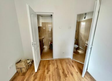 Compact renovated studio apartment FOR SALE close to Nagyvárad tér