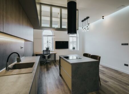 Renovated modern 3-bedroom FOR SALE at Rákóczi tér