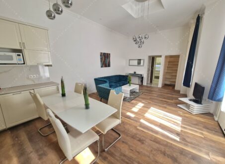 Renovated and Stylish Apartment in Buda