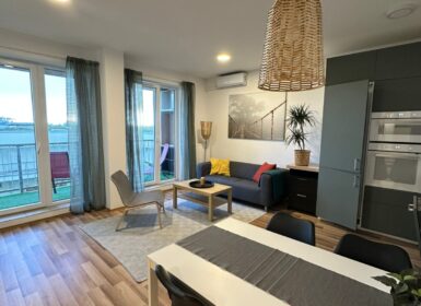 Stylish One-bedroom close to Tram Line 1 – from August