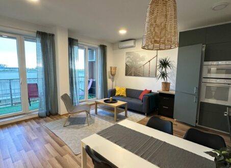 Stylish One-bedroom close to Tram Line 1 – from August