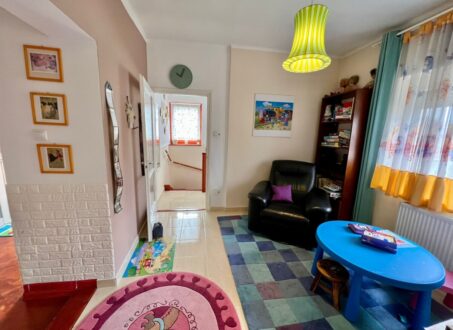 Furnished 4-bedroom Family House with garden FOR SALE