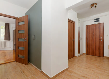 Renovated 2-bedroom FOR SALE in the city center