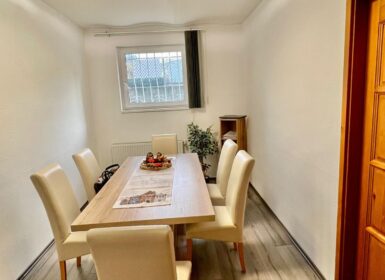 4-apartment FAMILY HOUSE with garden FOR SALE in Római part, next to Danube River