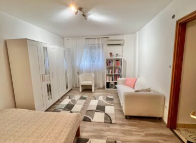 4-apartment FAMILY HOUSE with garden FOR SALE in Római part, next to Danube River