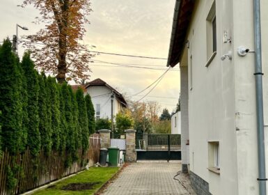 4-apartment FAMILY HOUSE with garden FOR SALE in Római part, next to Danube River