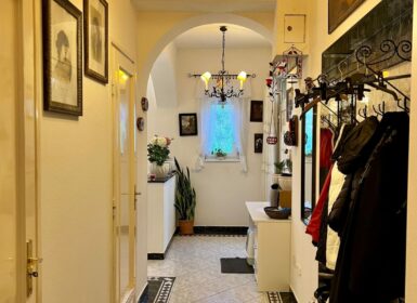 4-apartment FAMILY HOUSE with garden FOR SALE in Római part, next to Danube River