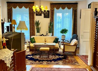 4-apartment FAMILY HOUSE with garden FOR SALE in Római part, next to Danube River