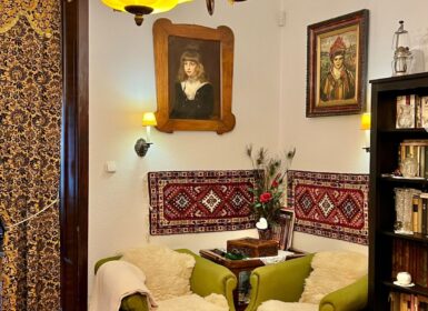 4-apartment FAMILY HOUSE with garden FOR SALE in Római part, next to Danube River