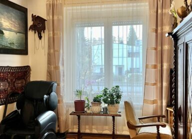 4-apartment FAMILY HOUSE with garden FOR SALE in Római part, next to Danube River