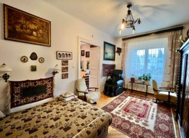 4-apartment FAMILY HOUSE with garden FOR SALE in Római part, next to Danube River