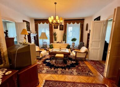 4-apartment FAMILY HOUSE with garden FOR SALE in Római part, next to Danube River