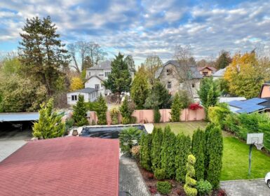 4-apartment FAMILY HOUSE with garden FOR SALE in Római part, next to Danube River