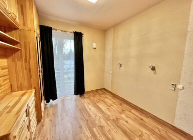 4-apartment FAMILY HOUSE with garden FOR SALE in Római part, next to Danube River