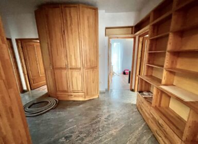 4-apartment FAMILY HOUSE with garden FOR SALE in Római part, next to Danube River