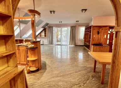 4-apartment FAMILY HOUSE with garden FOR SALE in Római part, next to Danube River