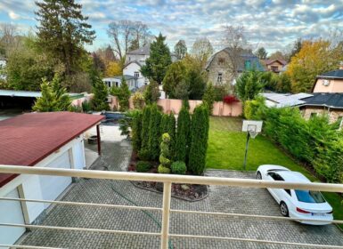 4-apartment FAMILY HOUSE with garden FOR SALE in Római part, next to Danube River