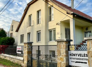 4-apartment FAMILY HOUSE with garden FOR SALE in Római part, next to Danube River