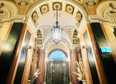 Luxury furnished 3-bedroom apartment in Andrássy Boulevard at Oktogon