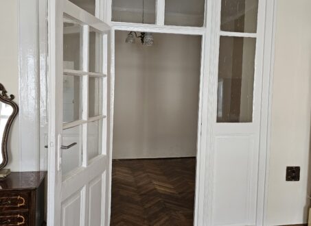 Bright one-bedroom FOR SALE between Nagyvárad tér and Klinikák