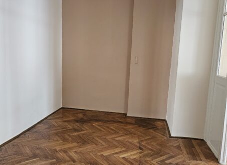 Bright one-bedroom FOR SALE between Nagyvárad tér and Klinikák