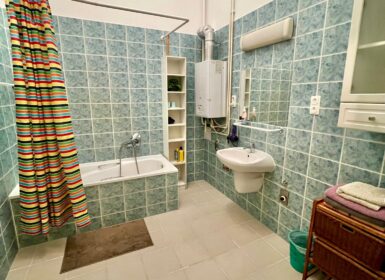 Two-bedroom apartment FOR SALE close to City Park and Keleti railway station