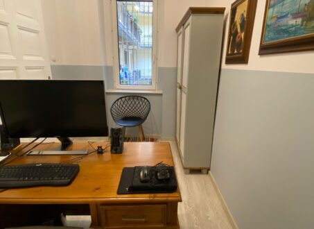 Cosy Two-bedroom Apartment for Rent In Downtown