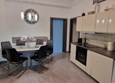 Renovated three-bedroom FOR SALE at Deák square