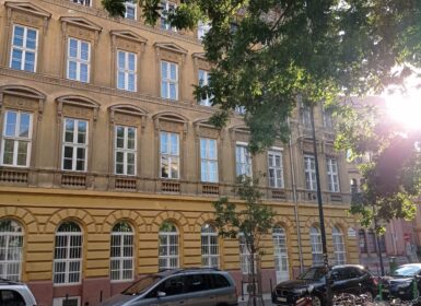 Renovated 2-bedroom apartment FOR SALE in Palace district