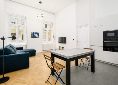 Perfect 3-bedrooms in the Center for investment