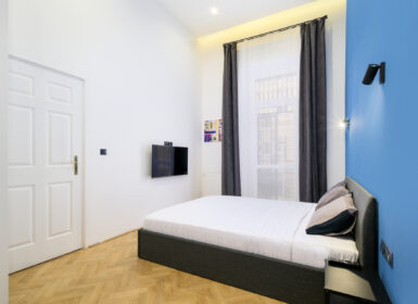 Perfect 3-bedrooms in the Center for investment