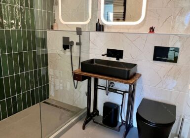 Stylish furnished one-bedroom with storage FOR SALE in Corvin sétány