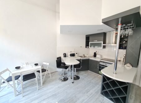 Furnished one-bedroom FOR SALE next to Nyugati tér