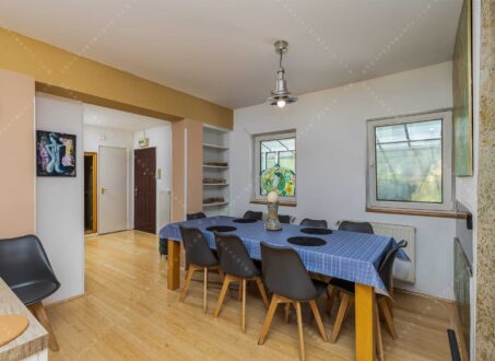 Spacious 2 Bedroom PENTHOUSE for Rent in Práter street – from September
