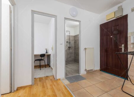 Spacious 2 Bedroom PENTHOUSE for Rent in Práter street – from September