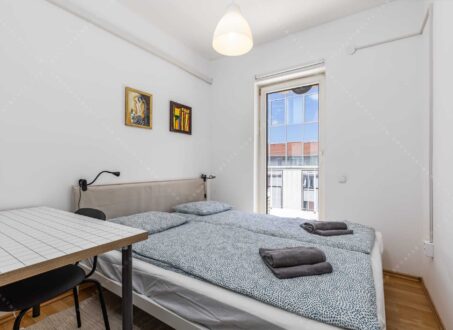 Spacious 2 Bedroom PENTHOUSE for Rent in Práter street – from September