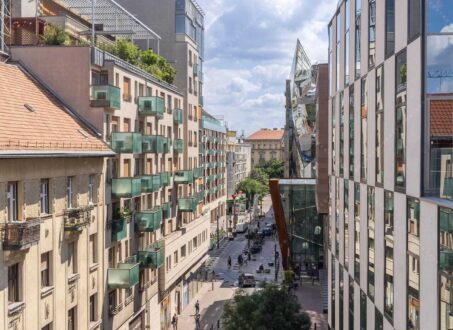Spacious 2 Bedroom PENTHOUSE for Rent in Práter street – from September