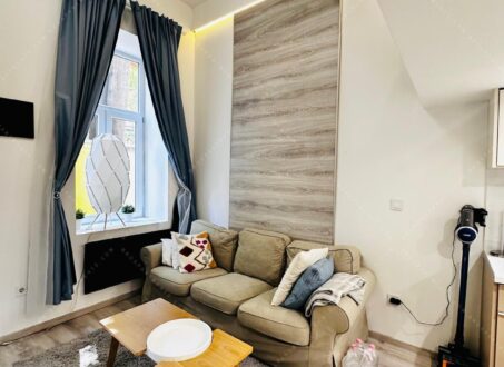 Furnished studio with gallery FOR SALE in Garay tér, close to City park