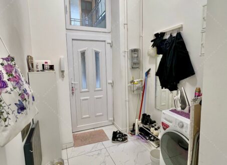 Furnished studio with gallery FOR SALE in Garay tér, close to City park