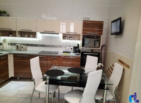 Renovated 2-Bedroom Apartment Close to the City Center