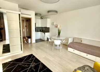 Bright Studio with Balcony